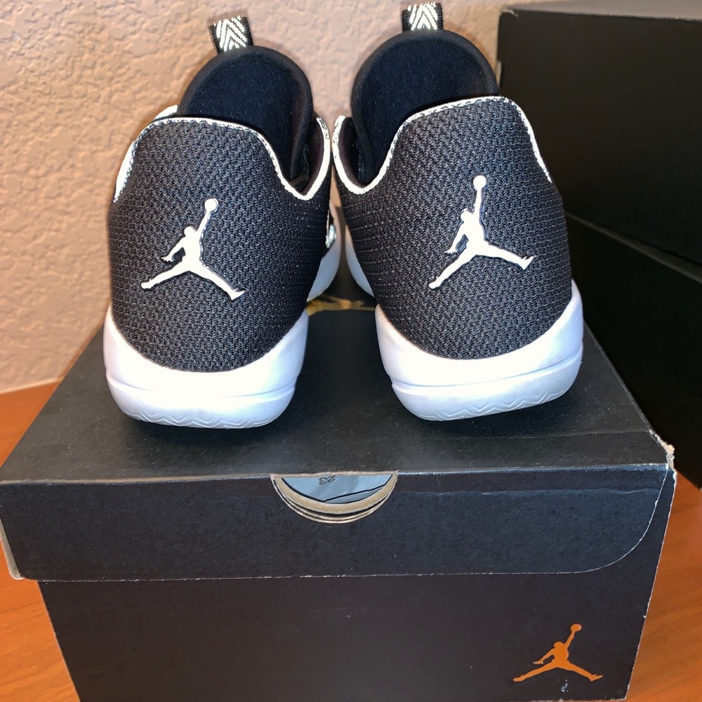 JORDAN ECLIPSE BG 6 1/2Y//8-8 1/2 women’s
